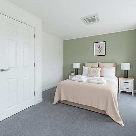 Bright Private Rooms - Peaceful Morden Location London Bagian luar foto