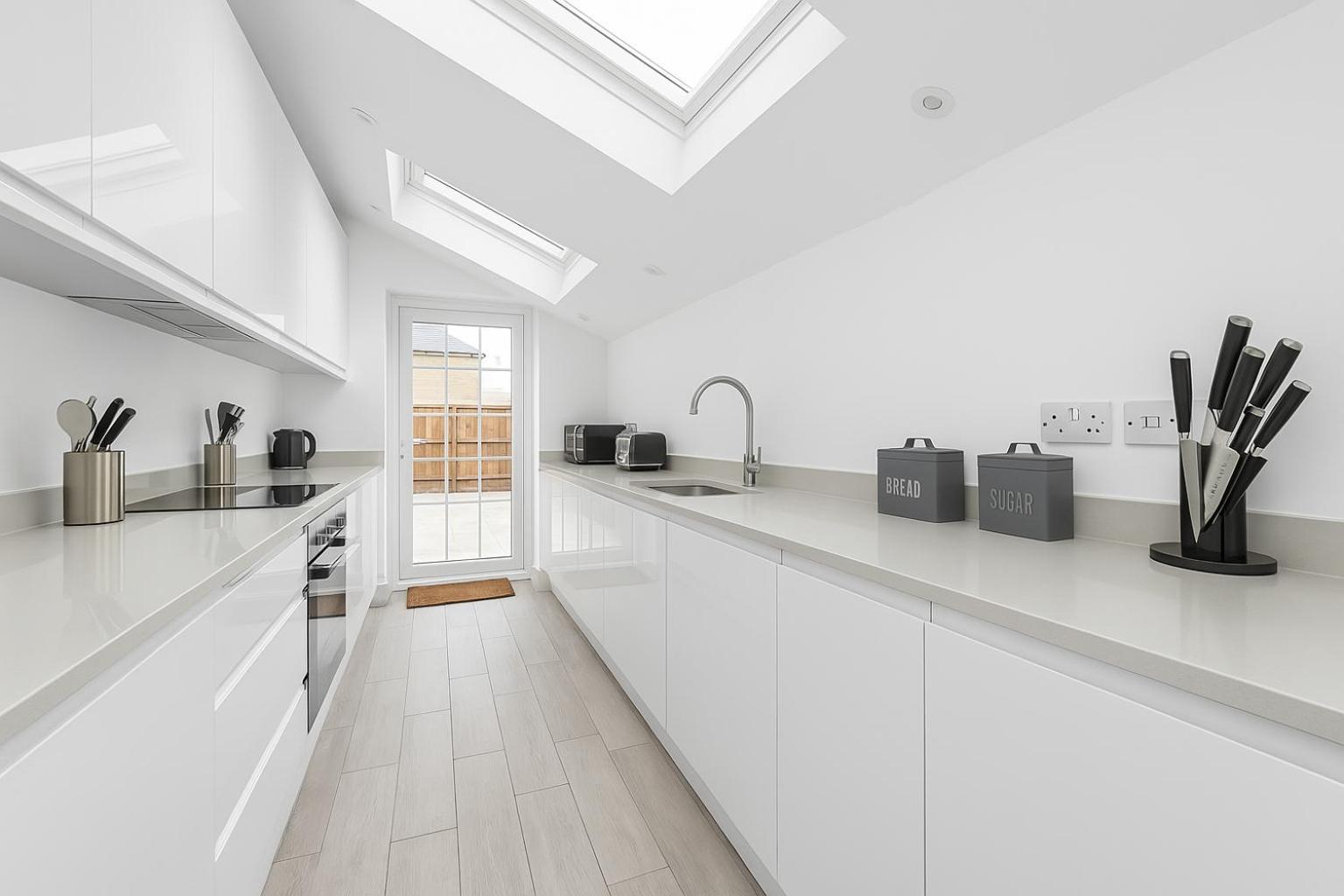 Bright Private Rooms - Peaceful Morden Location London Bagian luar foto